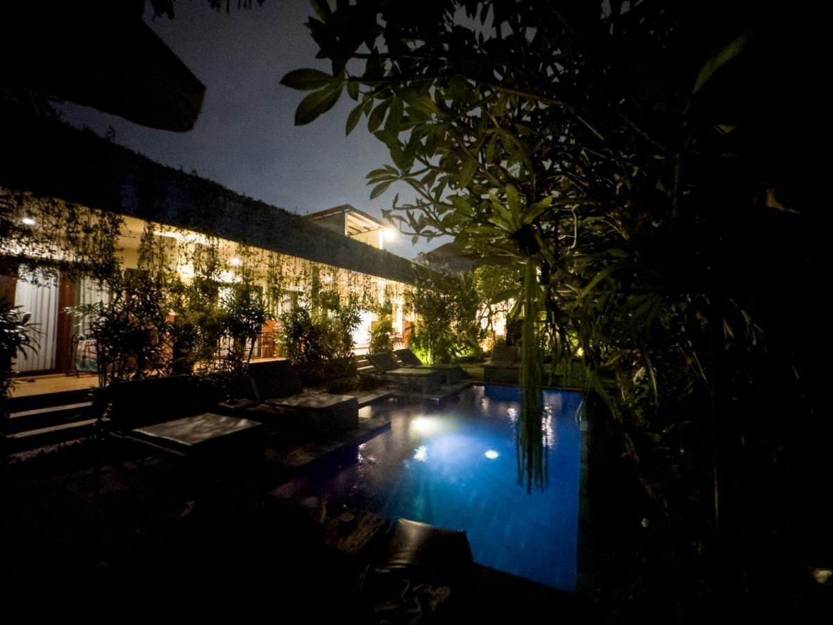 Gong Vanka Guest House Canggu Buitenkant foto