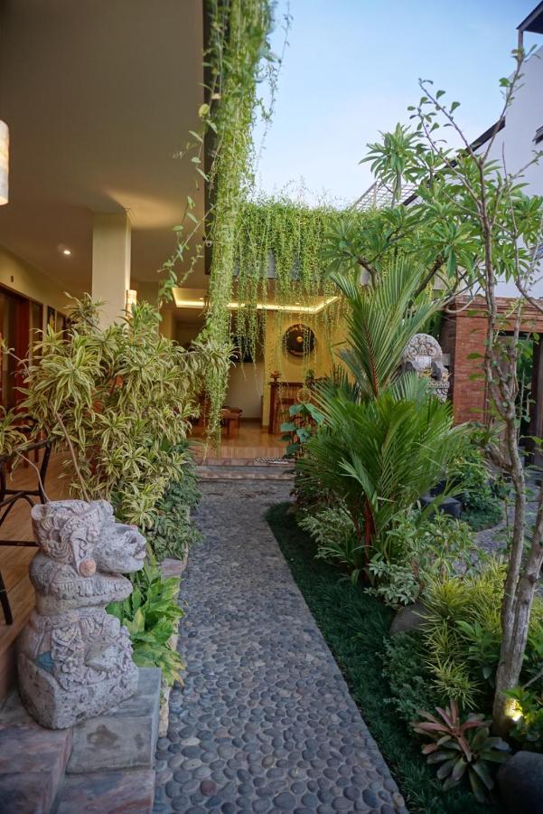 Gong Vanka Guest House Canggu Buitenkant foto