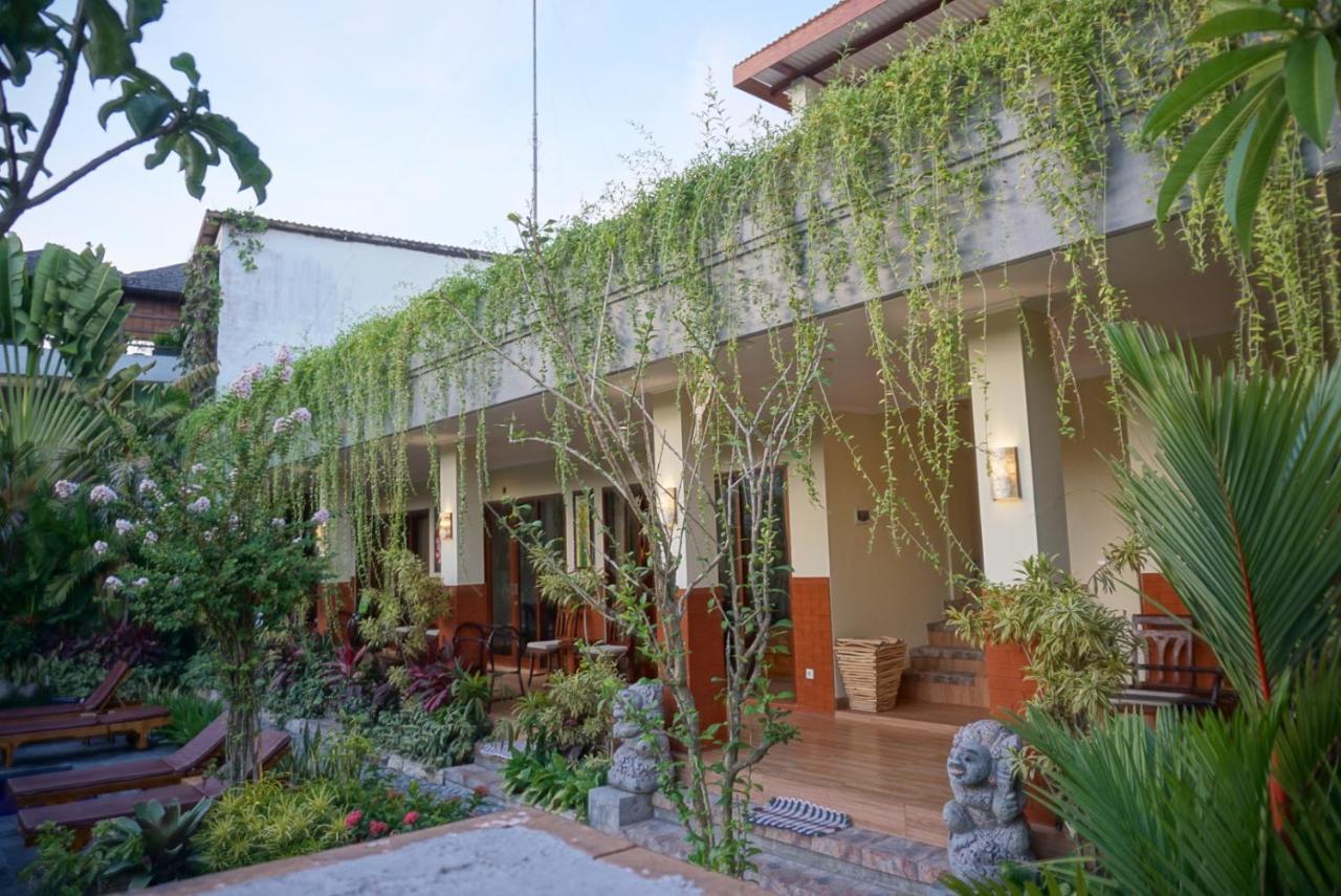 Gong Vanka Guest House Canggu Buitenkant foto